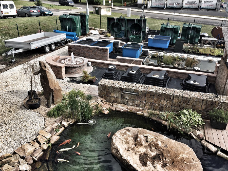 Ukázková zahrada u prodejny v Mostě