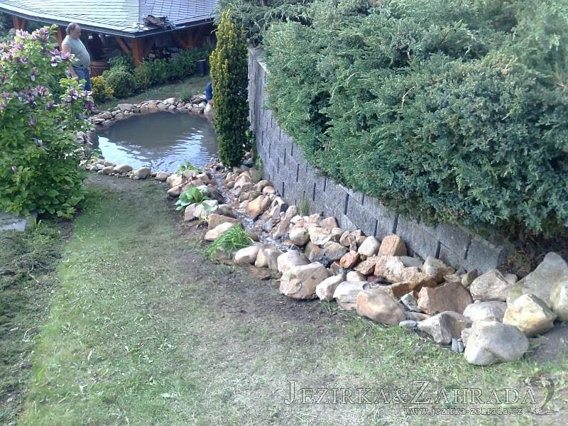 Přestavba malého jezírka 4m3 na fóliové