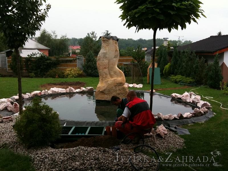 Výstavba jezírka v Souši