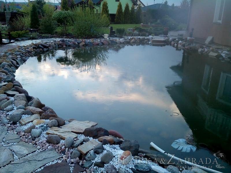 Čištení jezírka a instalace filtrace ve Štěnovicích u Plzně