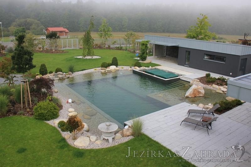 Stavba koupacího jezírka v Plzni