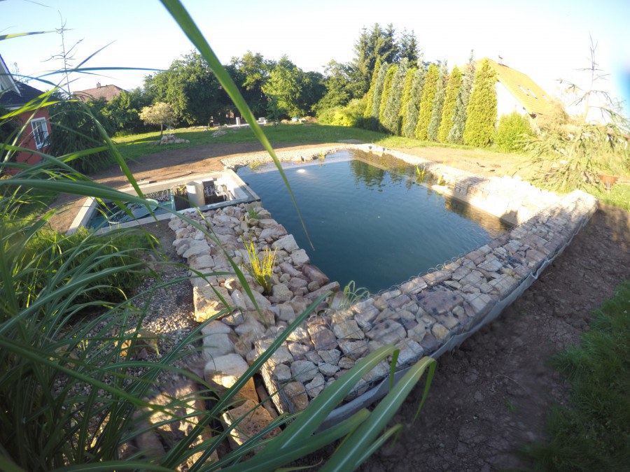 Stavba koupacího jezírka Drahkov