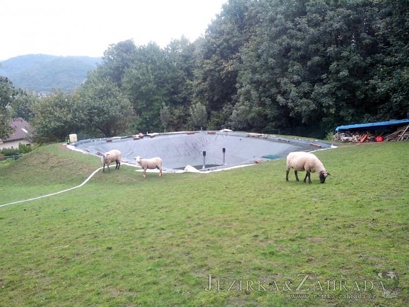 Fóliování nádrže ve Velkém Březně