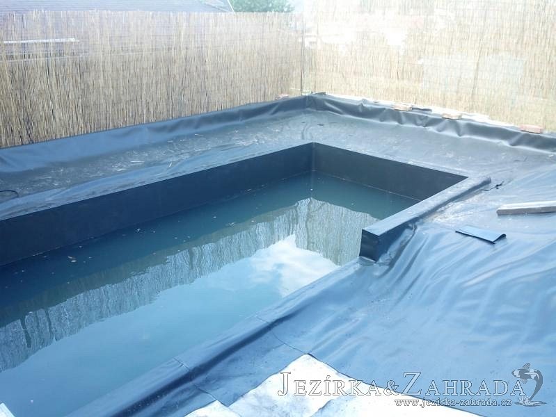 Fóliování koupacího jezírka Karlovy Vary