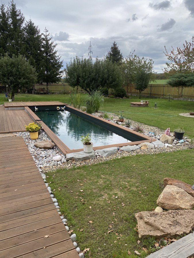 Stavba koupacího jezírka v Teplicích