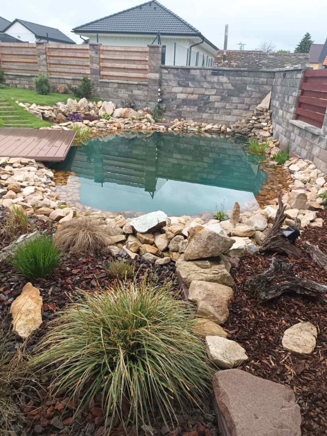 Okrasné jezírko v Louce u Litvínova