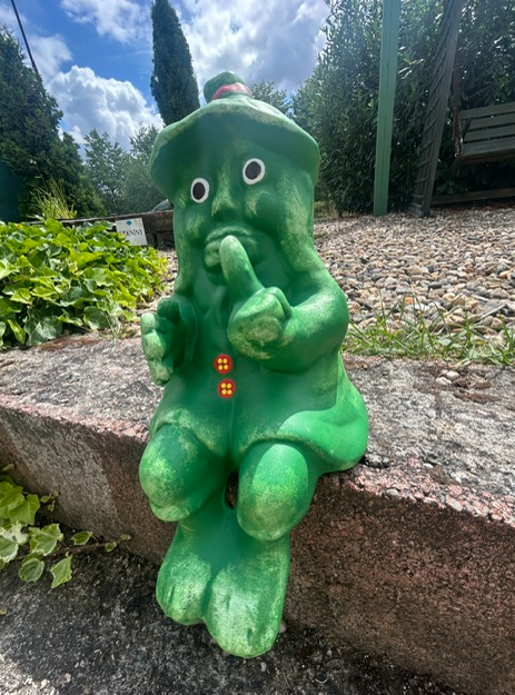 Vodník sedící zelený (keramika)